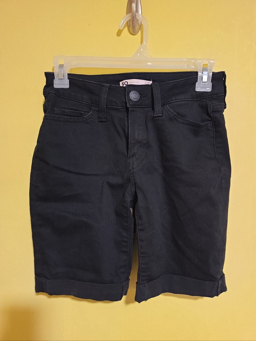 SO Juniors Size 1 Low Rise 8" Inseam Superstretch Bermuda Black Denim Shorts 25W